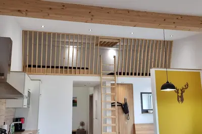 Image de Aussiedlerhof in Alleinlage. GroĂźzĂĽgige Ferienwohnung