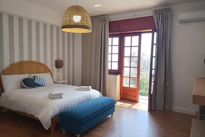 Image de Maison avec vue sur la mer et la cĂ´te amalfitaine