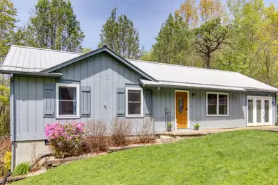 Image de Pet-Friendly Black Mountain Vacation Home w/ Deck