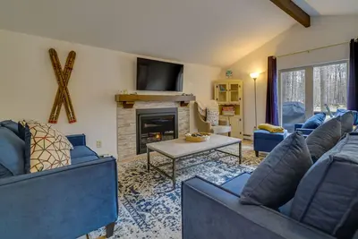 Image de Pet-Friendly Pocono Lake Home w/ Fire Pit + Deck!