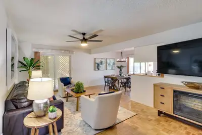 Image de 5 Mi to Ocotillo Golf Course: Chic Sun Lakes Home!