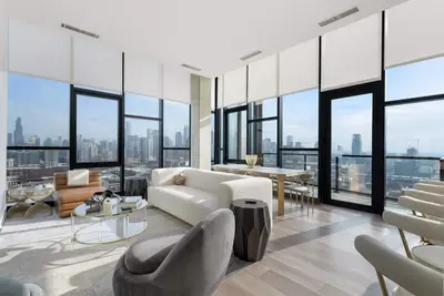 Image de Skyline Penthouse Duo: 6 Bedrooms for Large Groups