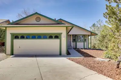 Image de 3 Mi to Casinos: Reno Home w/ Fenced Yard!