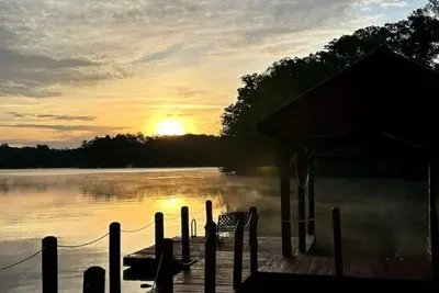 Image de Arrow Point Retreat on Jackson Lake - Updated new furnishings - Amazing Sunrises
