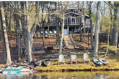 Image de Terraces on the Lake -New lakefront Poconos escape