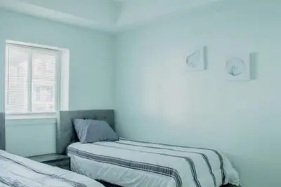 Image de Cozy One-bedroom Bungalow Near Downtown Windsor