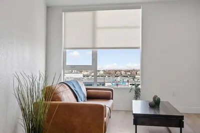 Image de Cozy 1-Br Apt by Stanley Marketplace