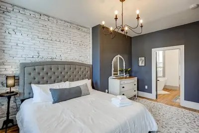 Image de Vintage Charm on Chestnut in the heart of Columbia