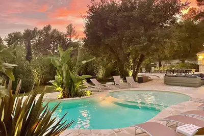 Image de Domaine de Charme sur 1Ha:  3 Maisons, Piscine Chauffée 28°, Spa, Idéal Familles