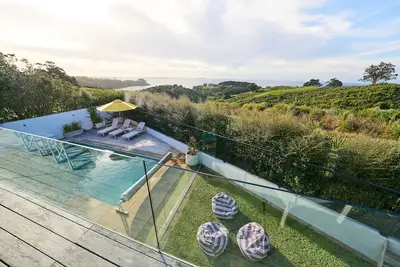 Calypso - Stay Waiheke