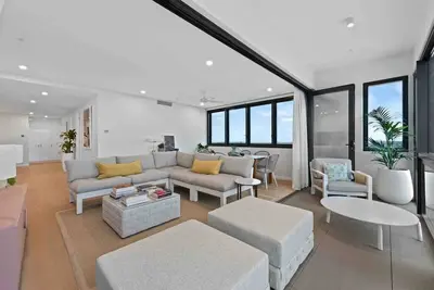 Image de New 3 Bed Penthouse Resort style complex