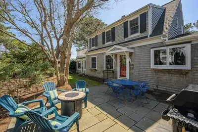 Image de Beach Plum Cottage - Dog-friendly, deck, sunroom, patio! Sleeps 8 - 3 bed/3 bath