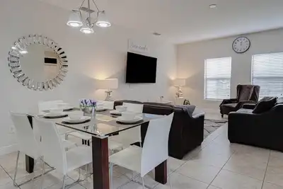 Image de 117kb: Balmoral Resort - 3 Bed Luxury Townhome - Water Park, Near Parks