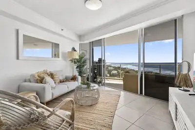 Image de Sebel - Perched high on the 13th floor with expansive and sprawling views