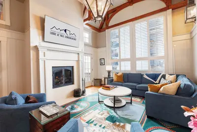 Image de Two-level Vail Mountain view vacay condo w/ fireplace, spa and hot tub access