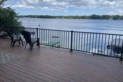 Image de Private Frontage on Beautiful Silver Lake!