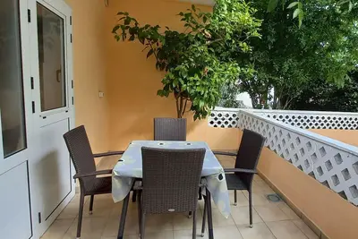 Image de Garçonnière avec la terrasse Promajna, Makarska (As-21234-a)