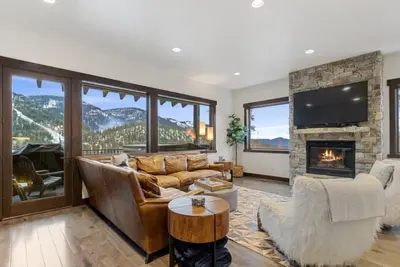 Image de Big Mountain Haus, ski in/out. 7bd 5. 5ba, Hot Tub & Dry Sauna! Sleeps 22!