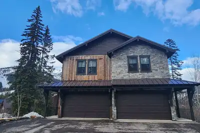 Image de Ultimate Whitefish Mountain Home, Sleeps 44, 17bd 12ba, Incredible Space!