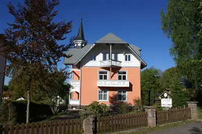 Image de Moderne Ferienwohnung in Alter Villa am Rande des ThĂĽringer Waldes