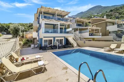 Image de Appartement 'Oceanida Aelia Room 2' avec piscine partagée et Wi-Fi
