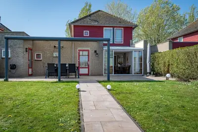 Image de Maxime 296 - Kustpark Village Scaldia - Large detached holiday villa directly at the lake with spacious garden