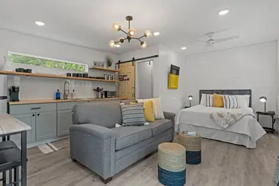 Image de Sunset Tiny House at Linn Valley Lakes