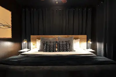 Image de Your Westheimer Dream House! Sleeps 8/4br/2ba/2pa