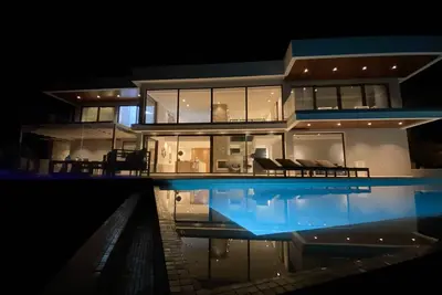 Image de 5 Luxury Contemporary Villa With Pool & Seaview - Lavender Boka Hill -brand new