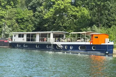 Image de Péniche de standing parc de Bagatelle