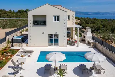 Image de Villa Ora with Heated pool, Whirlpool, 4 bedrooms