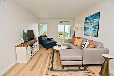 Image de SeaSpray 214, Oceanfront Condo in Atlantic Beach, Nc!