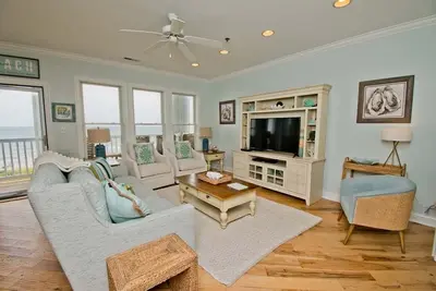 Image de Ocean Club A203, Oceanfront Condo in Indian Beach, Nc!