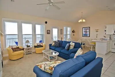 Image de Ocean Club B302, Oceanfront Condo in Indian Beach, Nc!