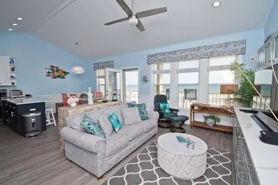 Image de Ocean Club F303, Oceanfront Condo in Indian Beach, Nc!