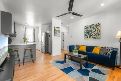Image de East Austin Condo | 2 Br | Free Parking | Near Dt