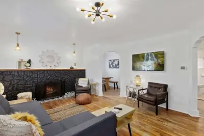 Image de #StayinMyDistrict TwinFalls Tudor