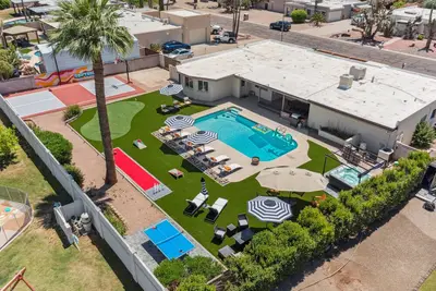 Image de Scottsdale Oasis, Pool, Hot Tub, Bowling, Golf!