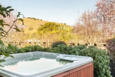 Image de 4, 100 sq ft of Luxury. W/Bayview