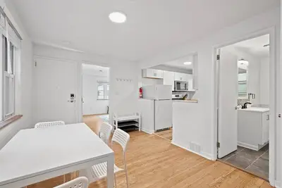 Image de Stylish & Modern 2Bd Apt in Millvale\/Lawrenceville