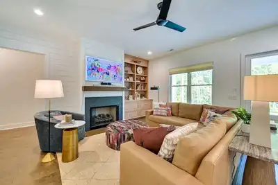 Image de Clemson Home Near Memorial Stadium, Lake Hartwell!