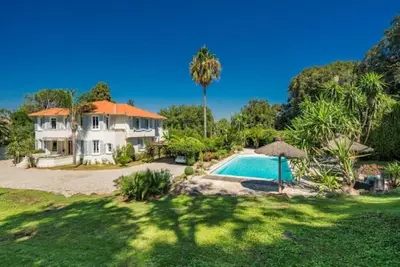 Image de Beautiful 8 bedroom historic Art Deco Villa on Cap d'Antibes very close to beach