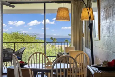 Image de Ocean view, walk to shops, dining, & Kam I Beach