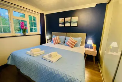 Image de Maison-Entreprise-Salle de bain privée séparée-Vue ville-Lf