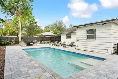 Image de Coastal Getaway With Bikes & New Saltwater Pool
