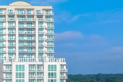 Image de Oceanaire - two bedroom ocean view · Premium Two Bedroom Suite on Virginia Beach!