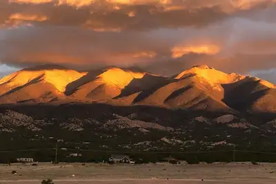 Image de This house is a 3 bedroom(s), 2 bathrooms, located in Salida, Co.