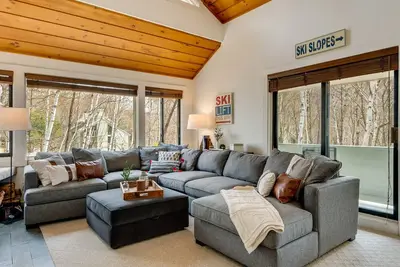 Image de Lincoln Condo Rental w/ Shuttle Near Loon Mountain