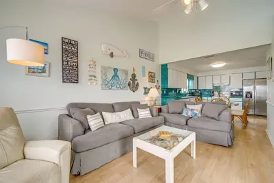 Image de Topsail Beach Vacation Rental: Steps to Shore!