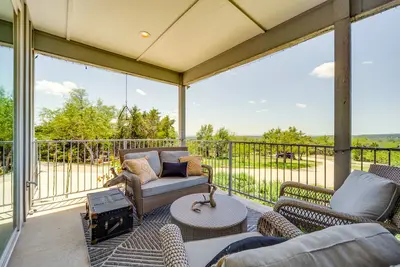 Image de Chic House in Spring Branch w\/ Lush Outdoor Space!